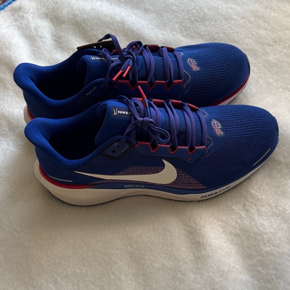 Nike Men's Buffalo Bills Pegasus 41 Athletic Shoes with White and Red Accents